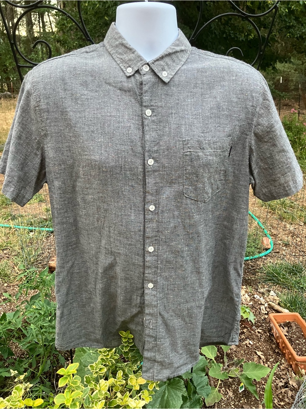 Molokai men’s gray button up short sleeve shirt, 100% cotton size large